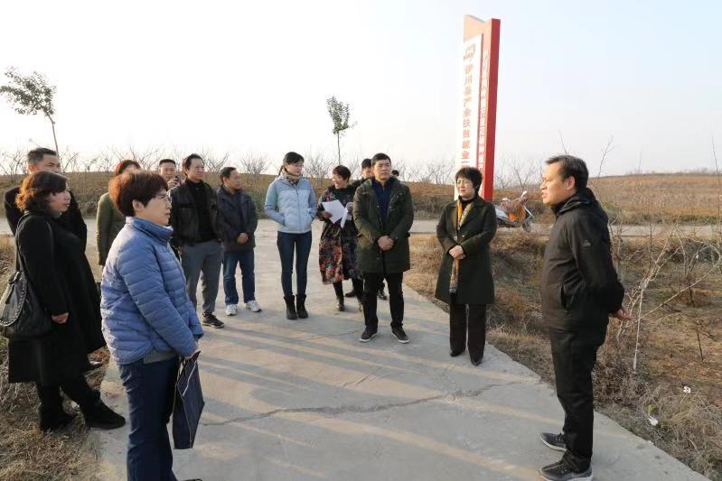 12月19日,民进洛阳市委会调研组赴伊川县鸦岭镇王庄村开展脱贫攻坚