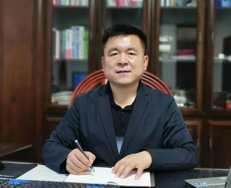 于立刚.jpg