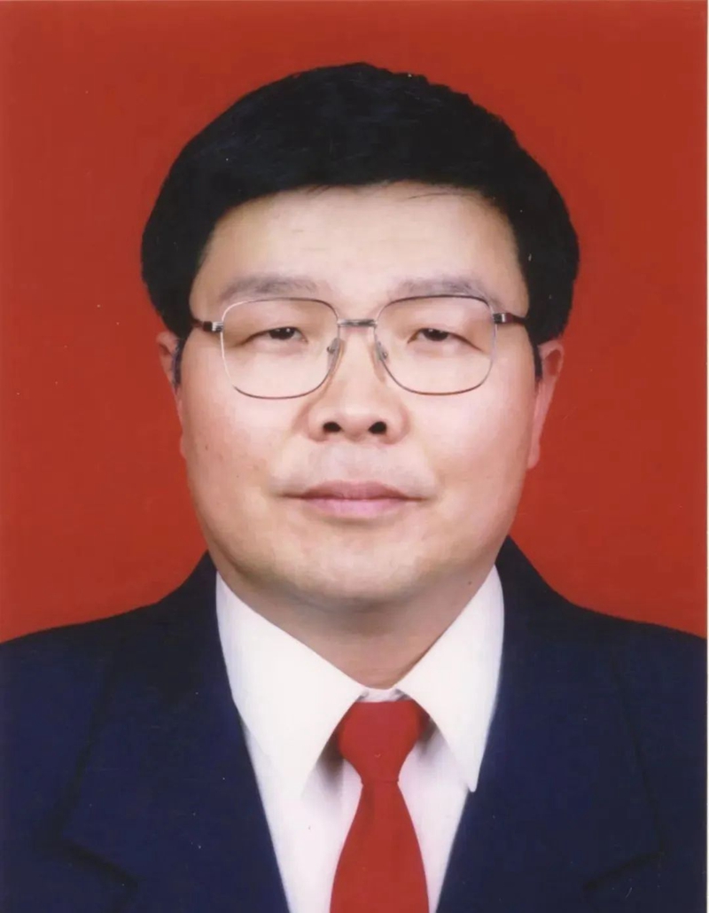 秦学恩.jpg