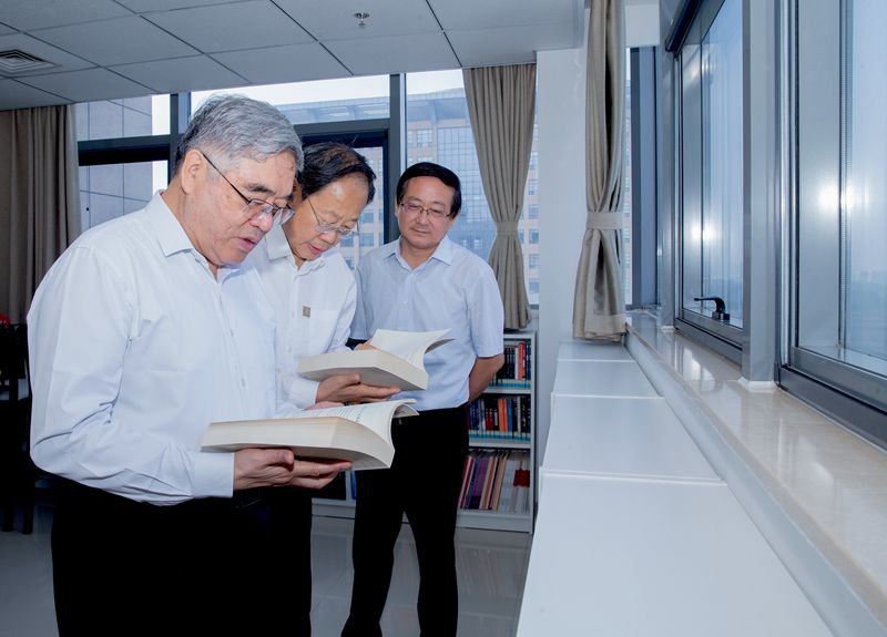 111在河南省委会机关走访003_副本.jpg