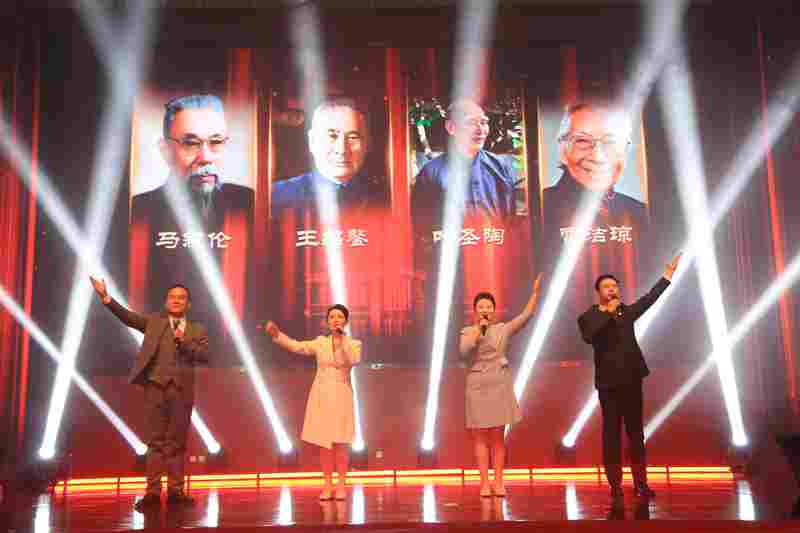 1765791835652096171.jpg 5.诗朗诵_副本.jpg