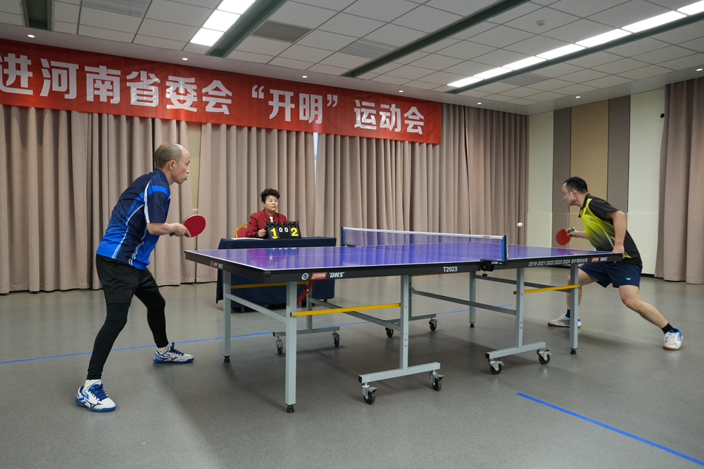 乒乓球男_副本.jpg